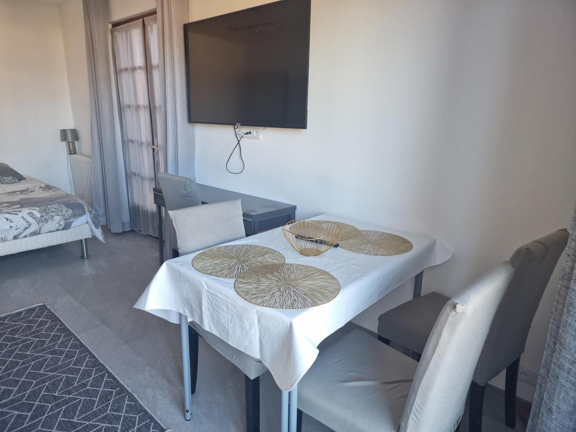 Ravissant Appartement Saint-Raphael Piscine الغرفة الصورة